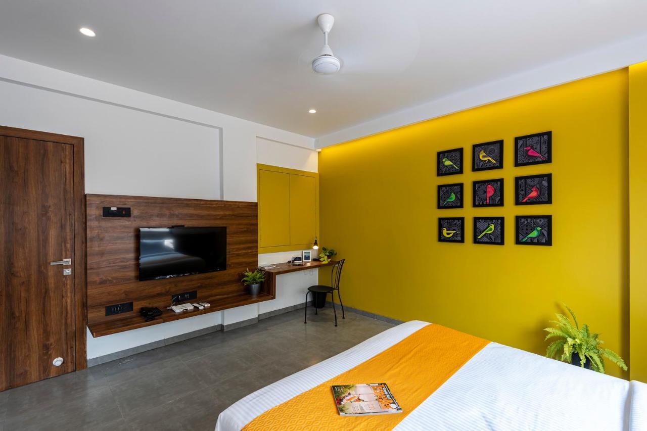 The Cult Stay Solapur Exteriör bild